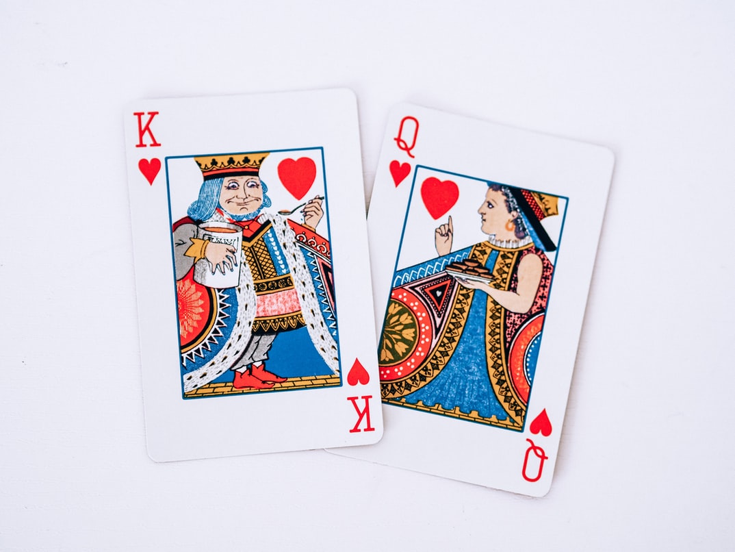 king and queen playing card